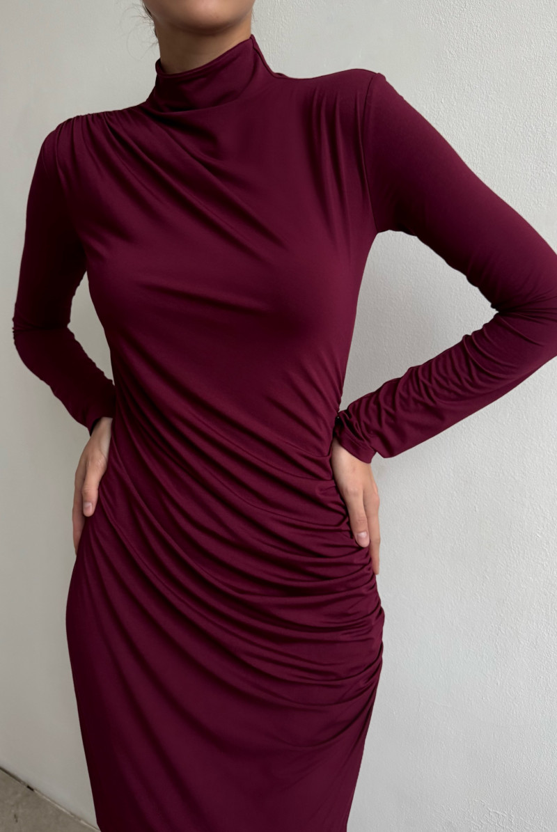 Платье со сборками